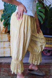 Sunshine Lace Trim Barrel Cropped Pants