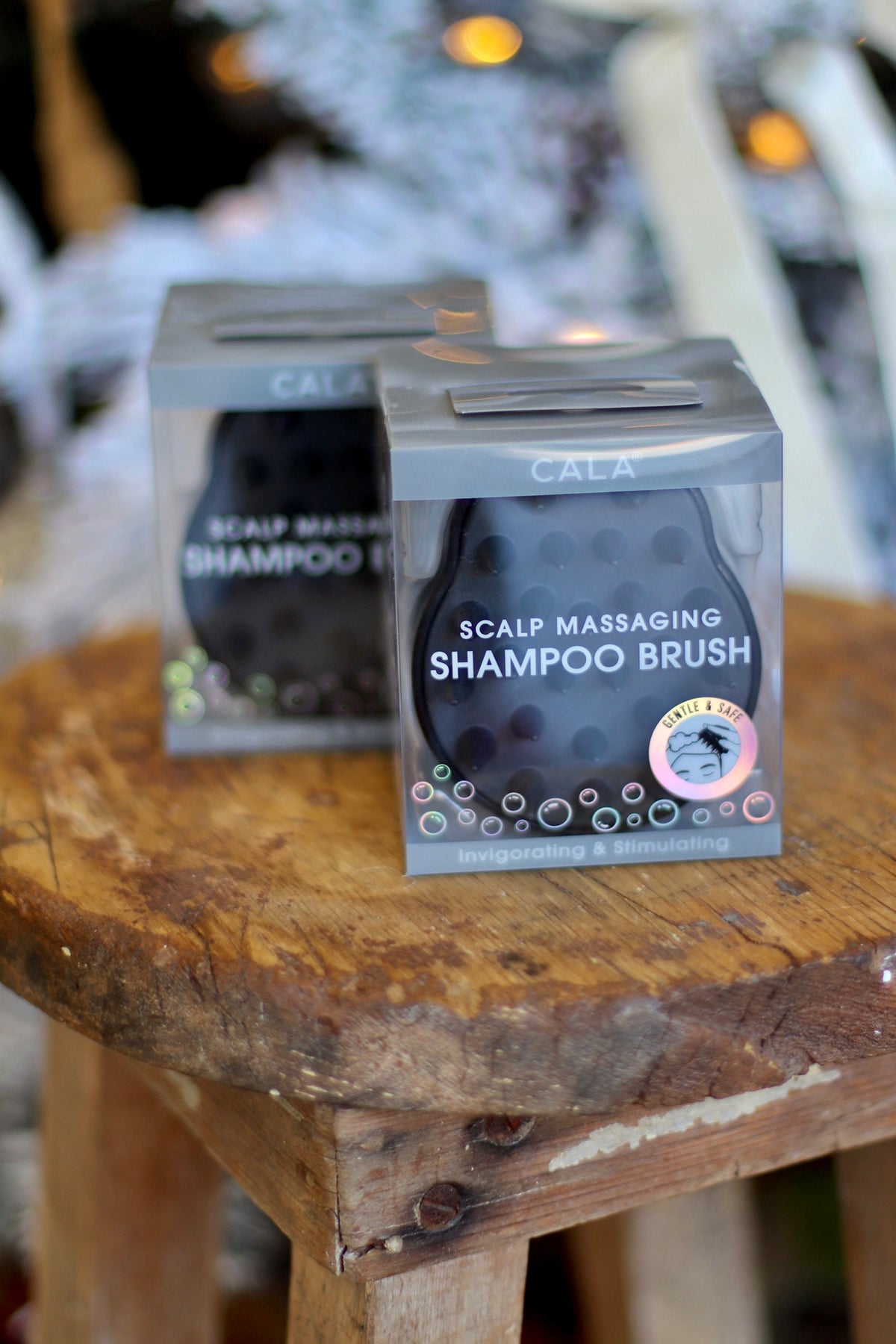 Black Scalp Massaging Shampoo Brush