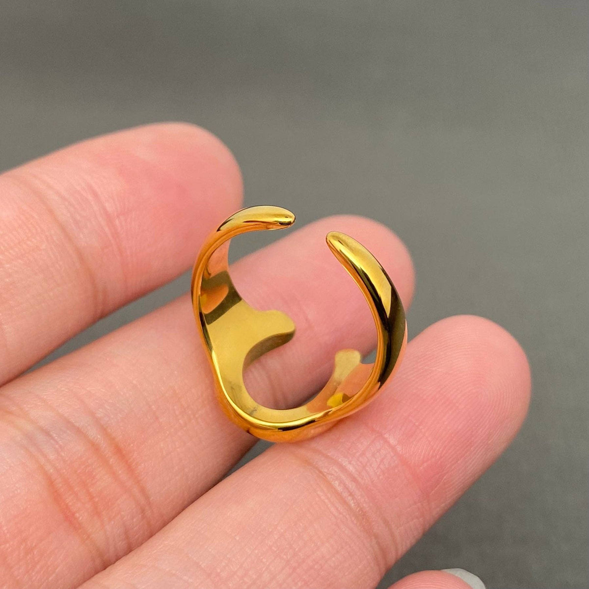 Zircon Inlaid Adjustable Horseshoe 18K Gold Plated Ring