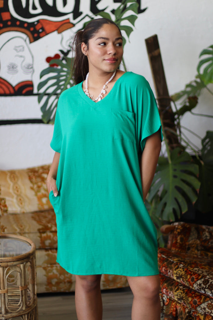 Ellie V-Neck Tee Dress in Kelly Green