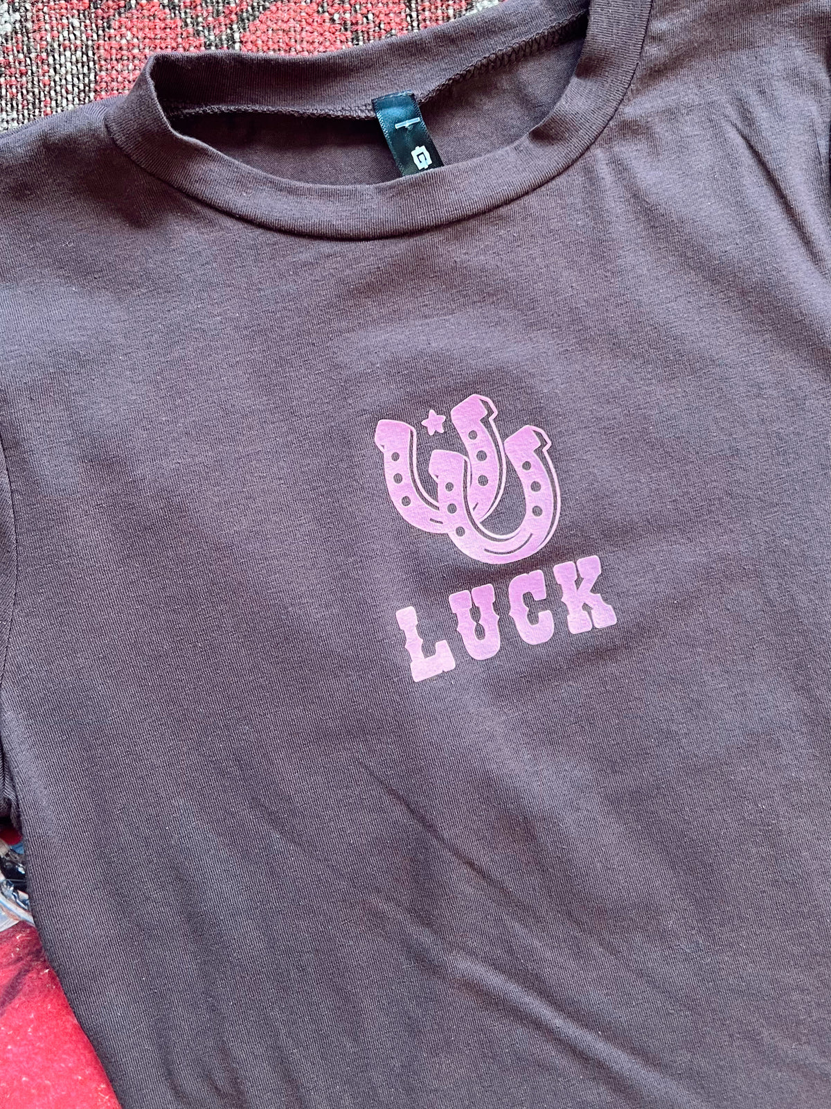 Lucky Horseshoe Cropped Brown Tee
