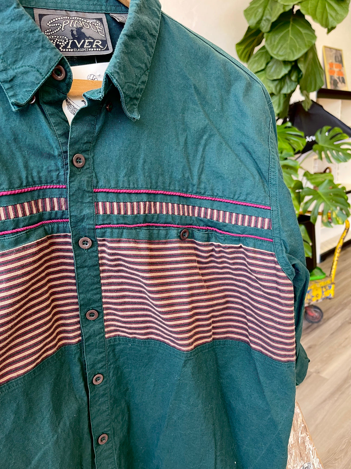 VAULT VINTAGE // Spindle River Top Large