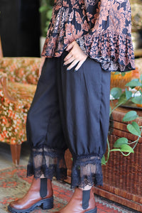 Autumn Groove Lace Hem Black Bloomer Pants