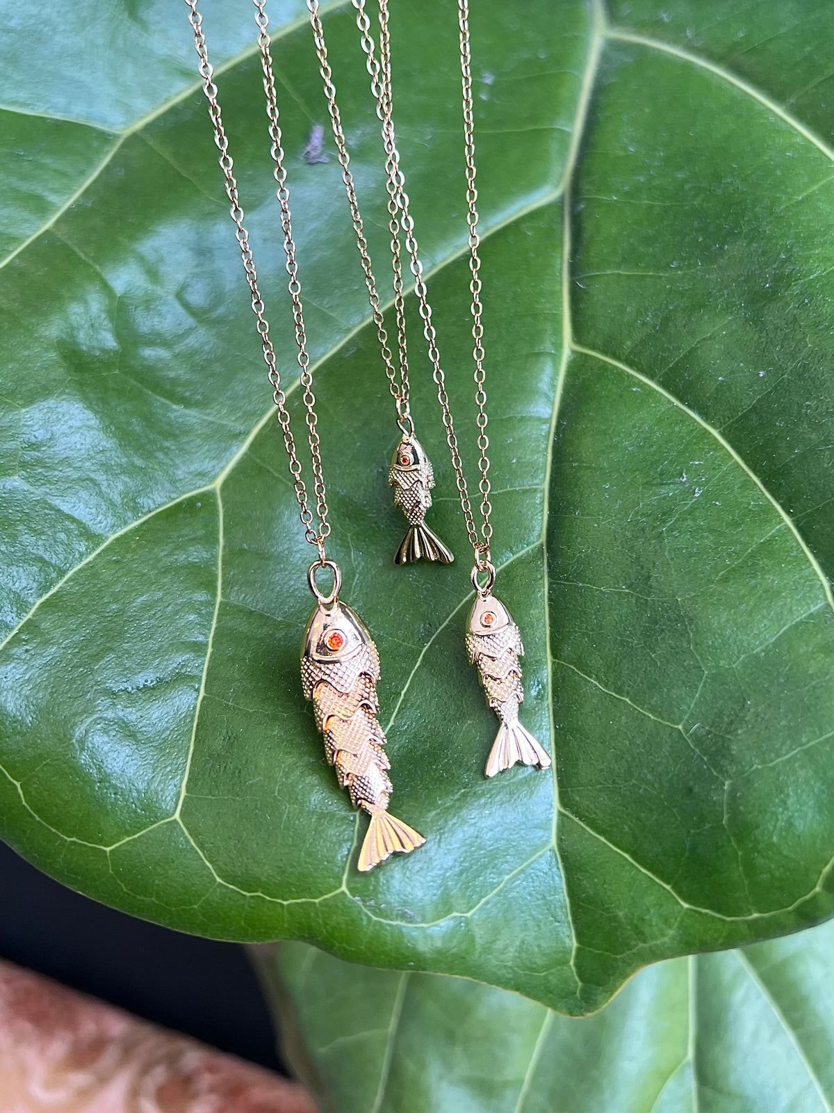 Fish Charm Gold-plated Necklace 5 Fish Scales