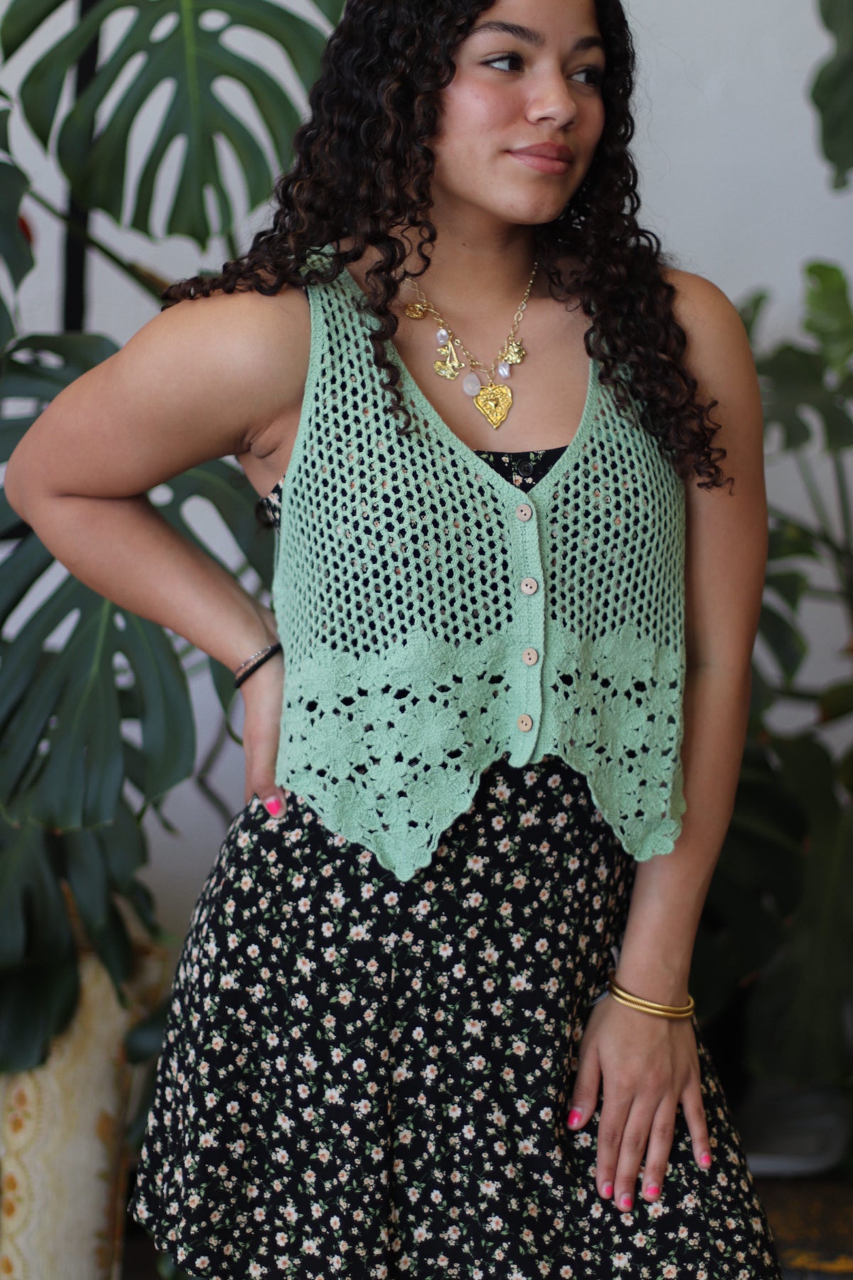 Floral Hem Detail Crochet Knit Vest Sage