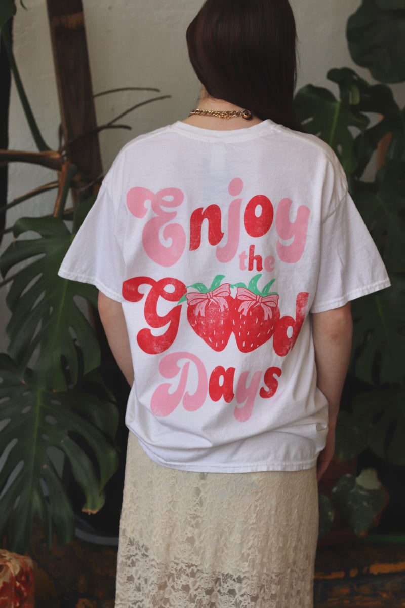 Strawberry Graphic Tee in Cream