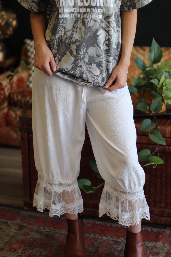 Autumn Groove Lace Hem White Bloomer Pants