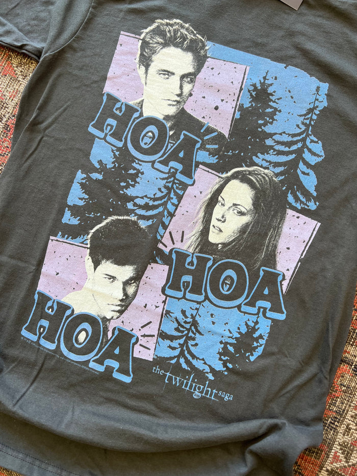 Hoa Hoa Hoa Season Twilight Graphic Tee